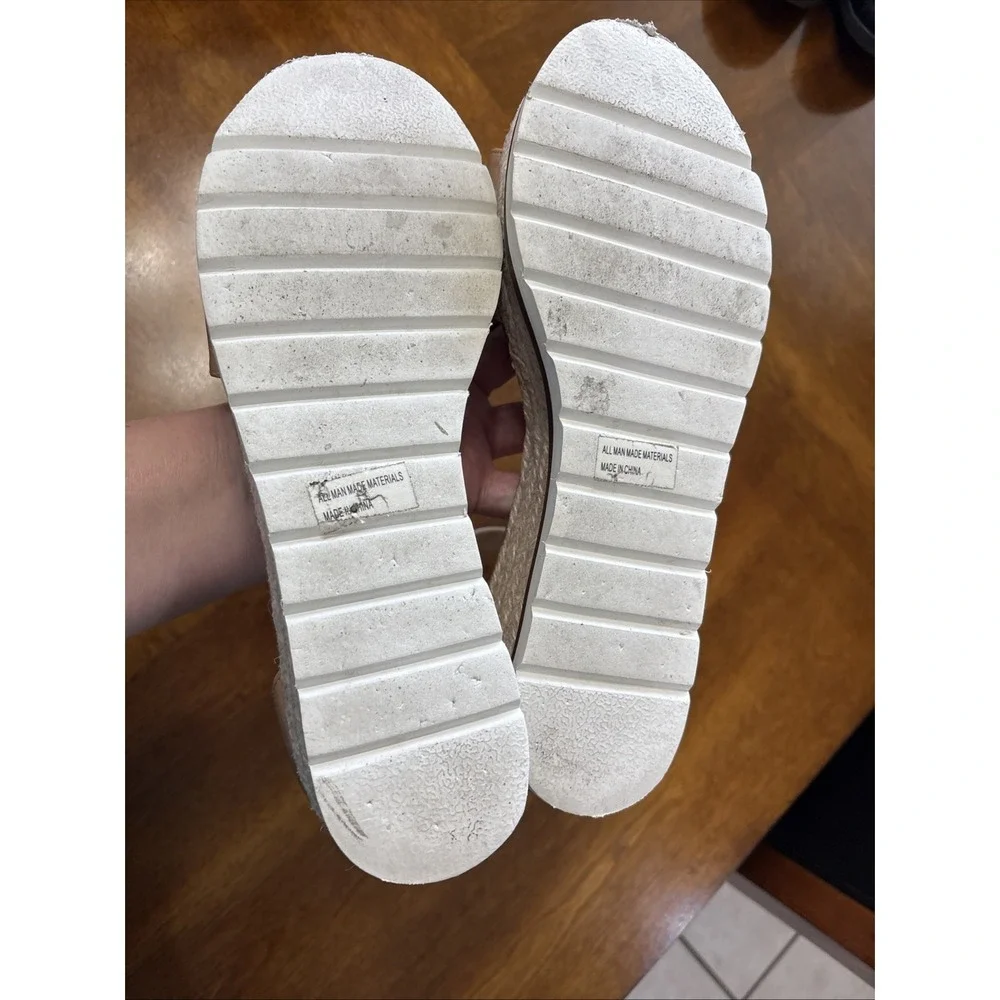 DV by Dolce Vita Women Tan Wedges Size‎ US 10